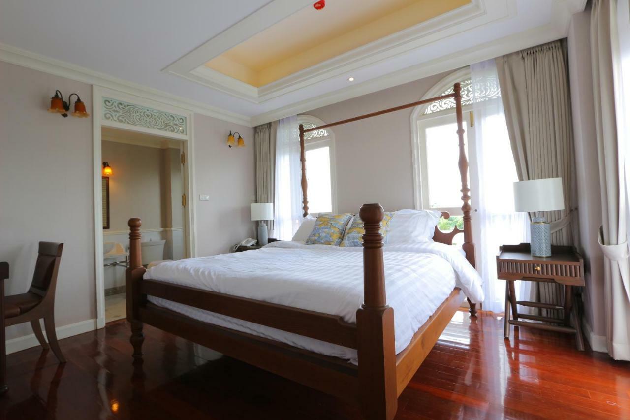 Hiranyakul House Hotel Bangkok Exterior photo